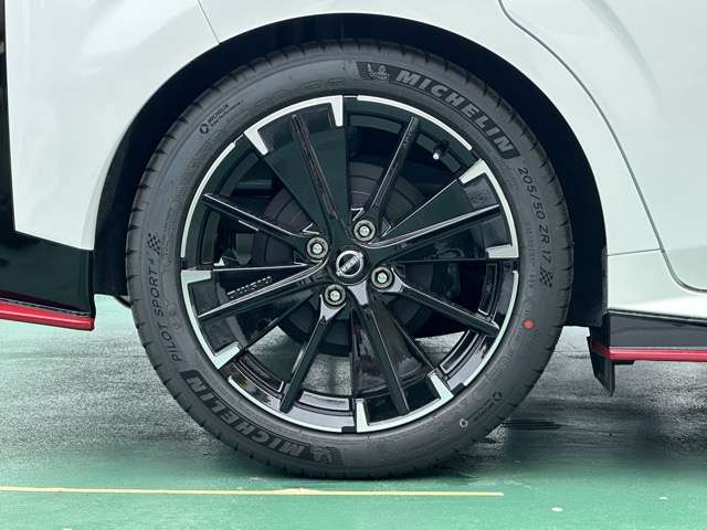 日産 ノートオーラ １．２ ＮＩＳＭＯ チューンド Ｅ－ＰＯＷＥＲ ４ＷＤ R7年 (東海) 99