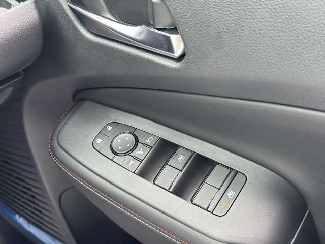 日産 ノートオーラ １．２ ＮＩＳＭＯ チューンド Ｅ－ＰＯＷＥＲ ４ＷＤ R7年 (東海) 99