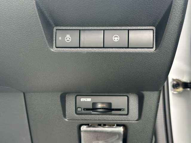 日産 ノートオーラ １．２ ＮＩＳＭＯ チューンド Ｅ－ＰＯＷＥＲ ４ＷＤ R7年 (東海) 99