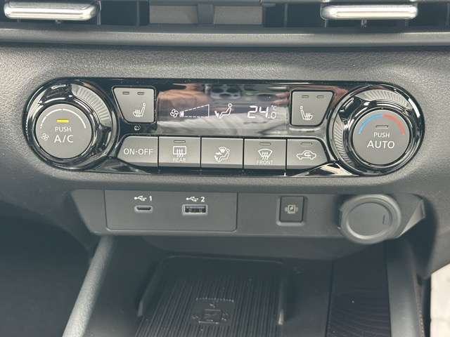 日産 ノートオーラ １．２ ＮＩＳＭＯ チューンド Ｅ－ＰＯＷＥＲ ４ＷＤ R7年 (東海) 99