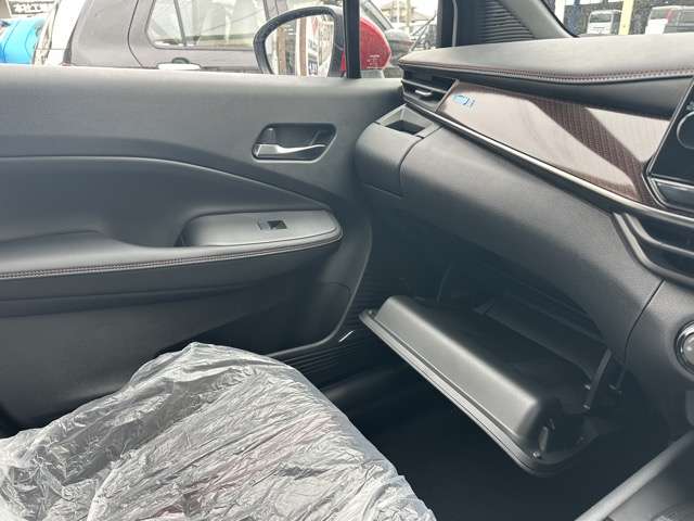 日産 ノートオーラ １．２ ＮＩＳＭＯ チューンド Ｅ－ＰＯＷＥＲ ４ＷＤ R7年 (東海) 99