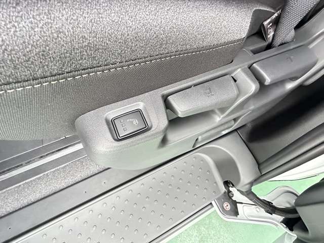 日産 セレナ １．４ Ｅ－ＰＯＷＥＲ ハイウェイスターＶ R7年 (東海) 99