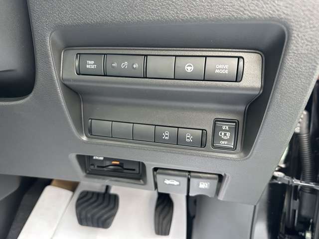 日産 セレナ １．４ Ｅ－４ＯＲＣＥ ハイウェイスターＶ ４ＷＤ R7年 (東海) 99