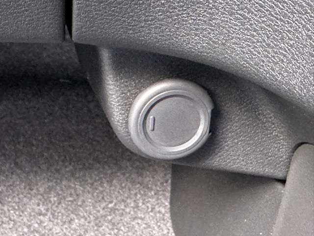 日産 セレナ １．４ Ｅ－４ＯＲＣＥ ハイウェイスターＶ ４ＷＤ R7年 (東海) 99