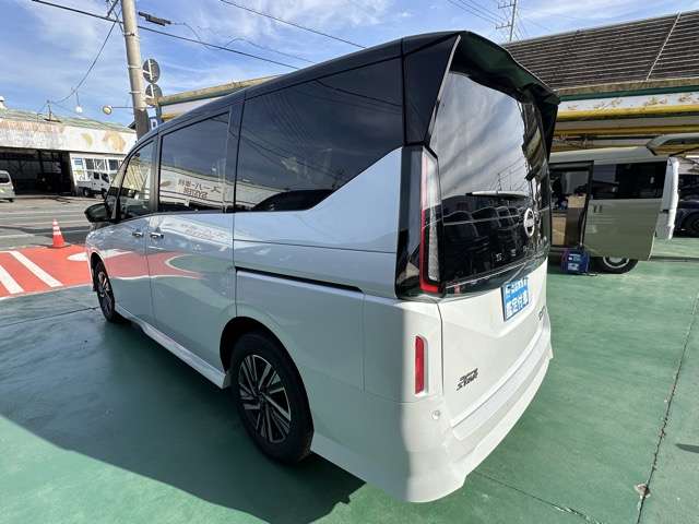 日産 セレナ １．４ Ｅ－４ＯＲＣＥ ハイウェイスターＶ ４ＷＤ R7年 (東海) 99