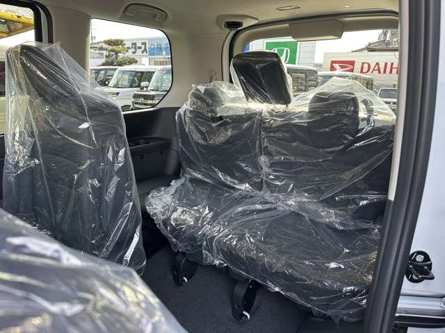 日産 セレナ １．４ Ｅ－４ＯＲＣＥ ハイウェイスターＶ ４ＷＤ R7年 (東海) 99