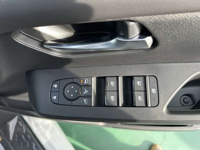 日産 セレナ １．４ Ｅ－４ＯＲＣＥ ハイウェイスターＶ ４ＷＤ R7年 (東海) 99