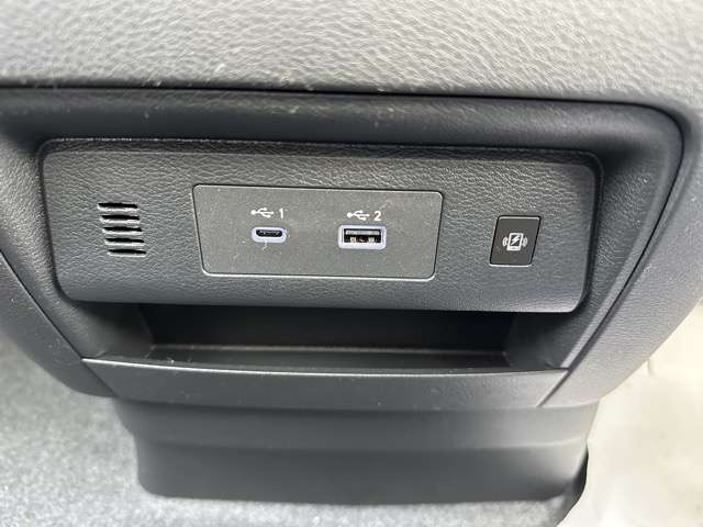 日産 セレナ １．４ Ｅ－４ＯＲＣＥ ハイウェイスターＶ ４ＷＤ R7年 (東海) 99