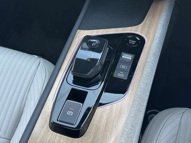 日産 ノートオーラ １．２ Ｇ レザーエディション R5年 (東海) 99