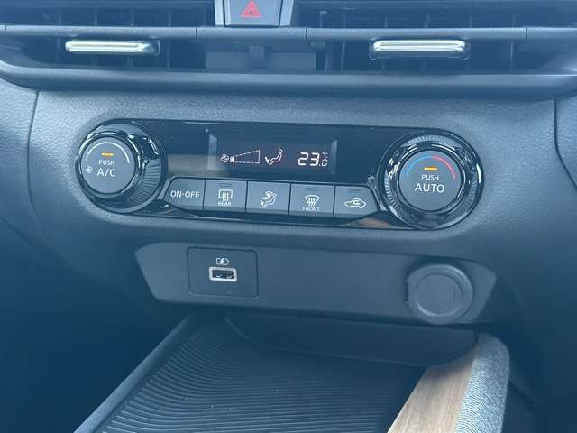 日産 ノートオーラ １．２ Ｇ レザーエディション R5年 (東海) 99