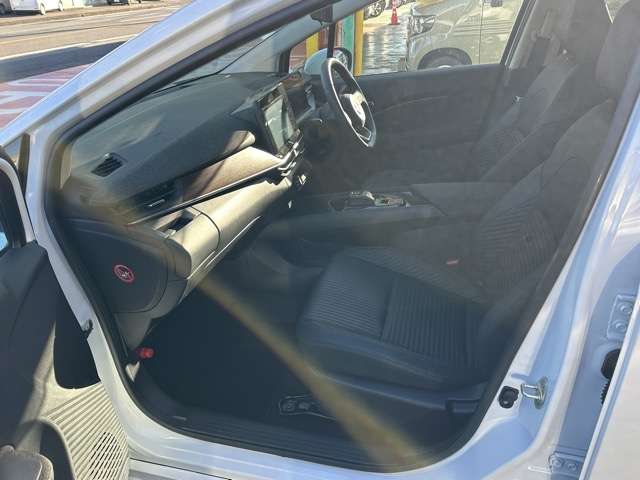 日産 ノートオーラ １．２ Ｇ レザーエディション R5年 (東海) 99