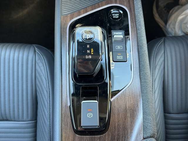 日産 ノートオーラ １．２ Ｇ レザーエディション R5年 (東海) 99