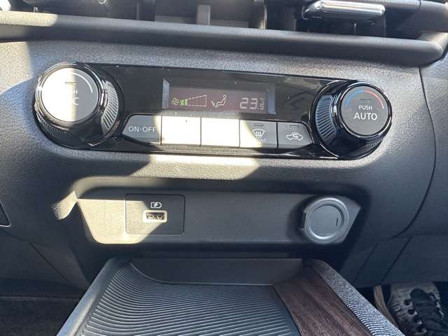 日産 ノートオーラ １．２ Ｇ レザーエディション R5年 (東海) 99