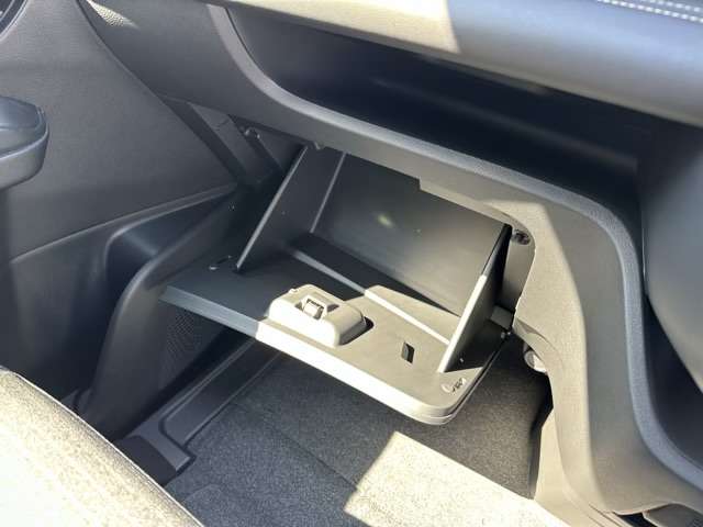 日産 セレナ １．４ Ｅ－ＰＯＷＥＲ ハイウェイスターＶ R7年 (東海) 99