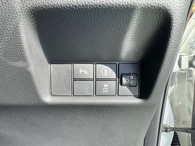 ホンダ フィット　ハイブリッド １．５ Ｅ：ＨＥＶ モデューロＸ R4年 (東海) 99