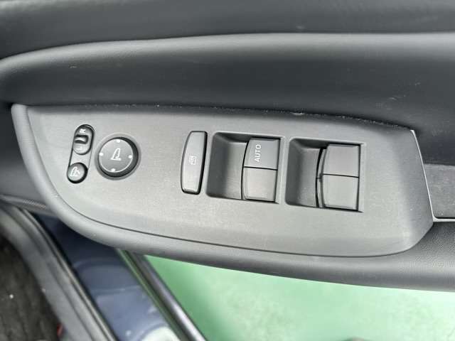 ホンダ フィット　ハイブリッド １．５ Ｅ：ＨＥＶ モデューロＸ R3年 (東海) 99