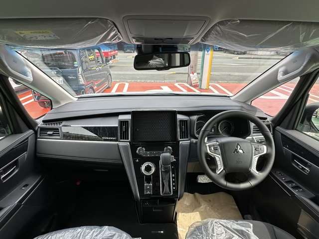 三菱 デリカ　Ｄ：５ ２．２ シャモニー 電動サイドステップ装着車 ディーゼルターボ ４ＷＤ R6年 (東海) 99