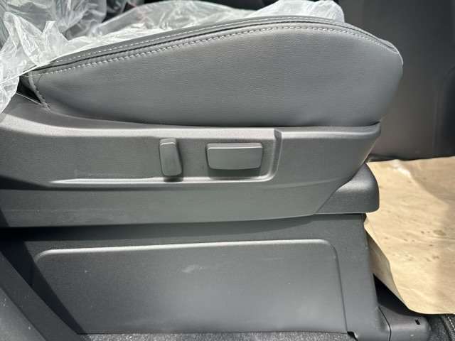 三菱 デリカ　Ｄ：５ ２．２ シャモニー 電動サイドステップ装着車 ディーゼルターボ ４ＷＤ R6年 (東海) 99