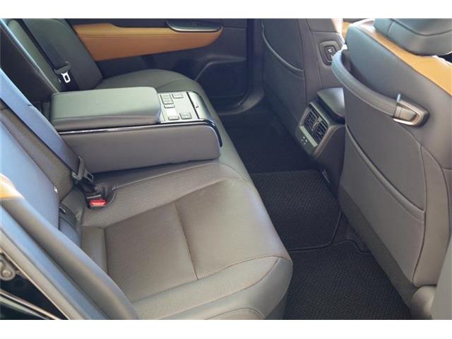 トヨタ クラウン　クロスオーバー　ハイブリッド ２．４ ＲＳ アドバンスト Ｅ－ＦＯＵＲ ＡＤＶＡＮＣＥＤ ４ＷＤ R5年 (東海) 99