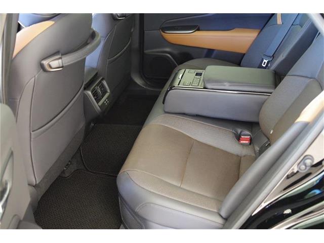 トヨタ クラウン　クロスオーバー　ハイブリッド ２．４ ＲＳ アドバンスト Ｅ－ＦＯＵＲ ＡＤＶＡＮＣＥＤ ４ＷＤ R5年 (東海) 99