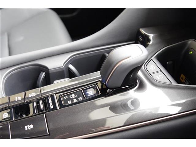 トヨタ クラウン　スポーツ　ハイブリッド ２．５ Ｚ Ｅ－ＦＯＵＲ ４ＷＤ R6年 (東海) 99