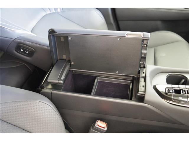 トヨタ クラウン　スポーツ　ハイブリッド ２．５ Ｚ Ｅ－ＦＯＵＲ ４ＷＤ R6年 (東海) 99