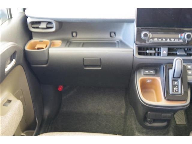 トヨタ シエンタ　ハイブリッド ハイブリッド １．５ Ｚ R6年 (東海) 99