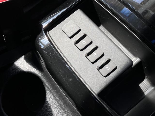 日産 エルグランド ２．５ ２５０ハイウェイスターＳ アーバンクロム R3年 (東海) 99