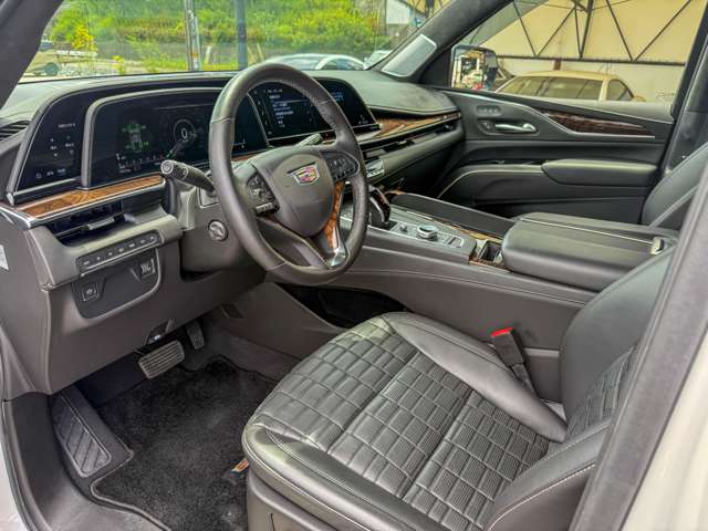 キャデラック エスカレード プラチナム ４ＷＤ R3年 (東海) 99