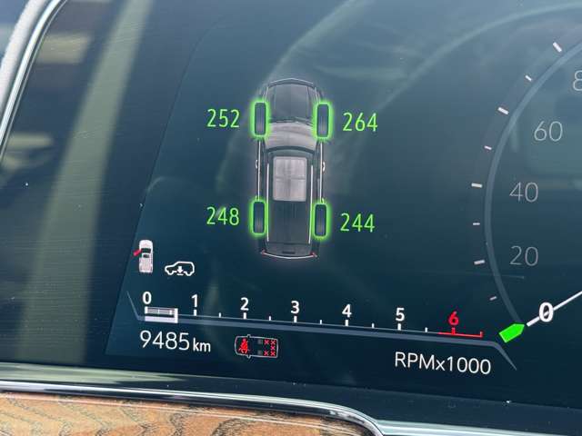 キャデラック エスカレード プラチナム ４ＷＤ R3年 (東海) 99