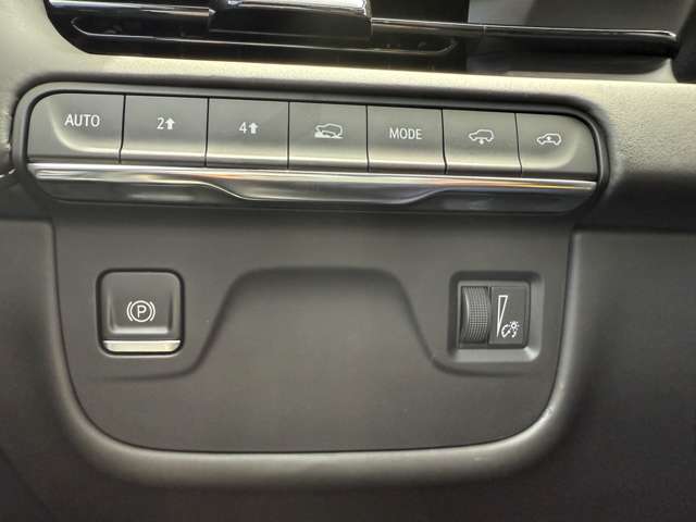 キャデラック エスカレード プラチナム ４ＷＤ R3年 (東海) 99