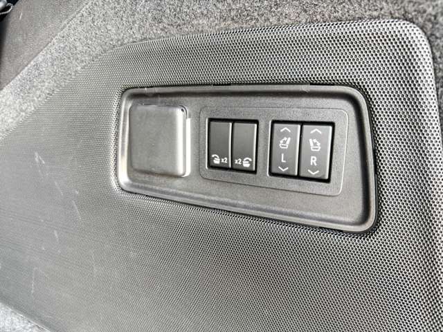 キャデラック エスカレード プラチナム ４ＷＤ R3年 (東海) 99