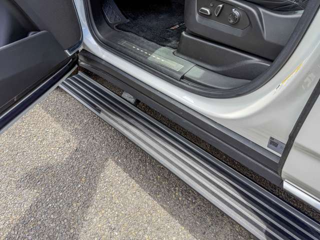 キャデラック エスカレード プラチナム ４ＷＤ R3年 (東海) 99