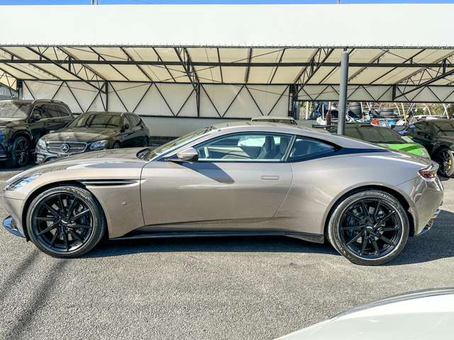 アストンマーティン ＤＢ１１ ローンチエディション H29年 (東海) 99