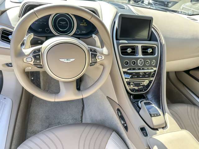 アストンマーティン ＤＢ１１ ローンチエディション H29年 (東海) 99