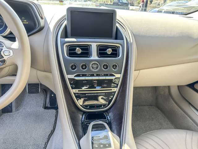 アストンマーティン ＤＢ１１ ローンチエディション H29年 (東海) 99