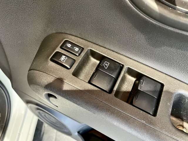 日産 キューブ １．５ １５Ｘ インディゴ ＋プラズマ H24年 (近畿) 99