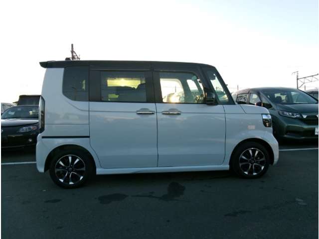 ホンダ Ｎ　ＢＯＸ カスタム ６６０ コーディネートスタイル ２トーン R6年 (東北) 99