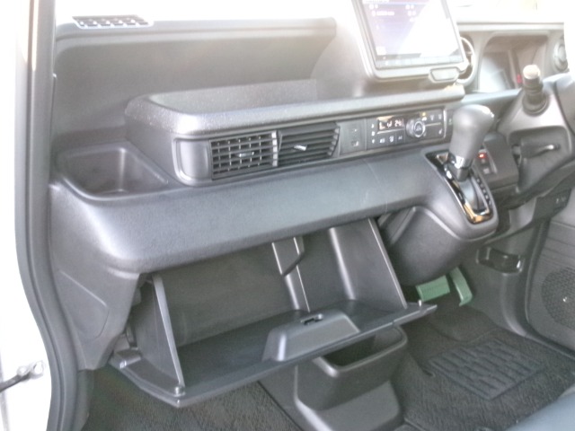 ホンダ Ｎ　ＢＯＸ カスタム ６６０ コーディネートスタイル ２トーン R6年 (東北) 99