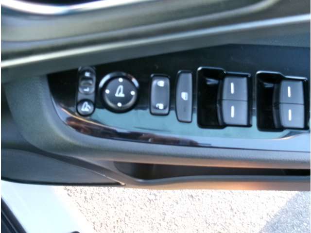 ホンダ ヴェゼル １．５ Ｅ：ＨＥＶ Ｚ R4年 (東北) 99