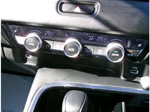 ホンダ ヴェゼル １．５ Ｅ：ＨＥＶ Ｚ R3年 (東北) 99