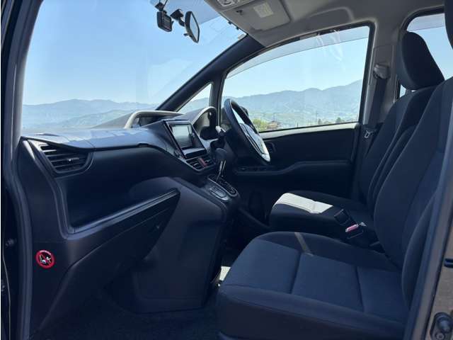 トヨタ ヴォクシー ２．０ Ｘ H27年 () 99