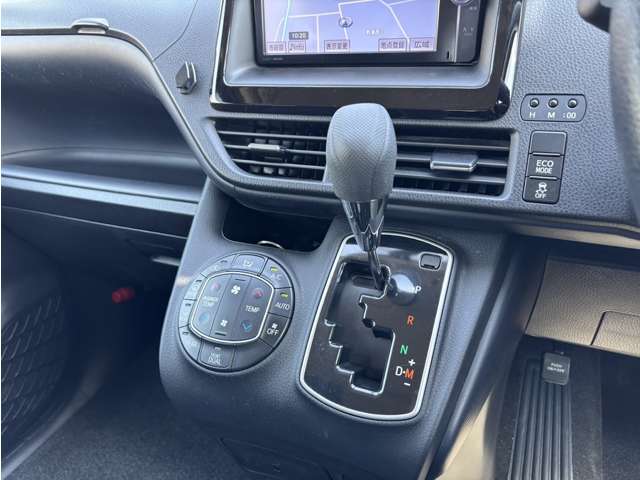 トヨタ ヴォクシー ２．０ Ｘ H27年 () 99