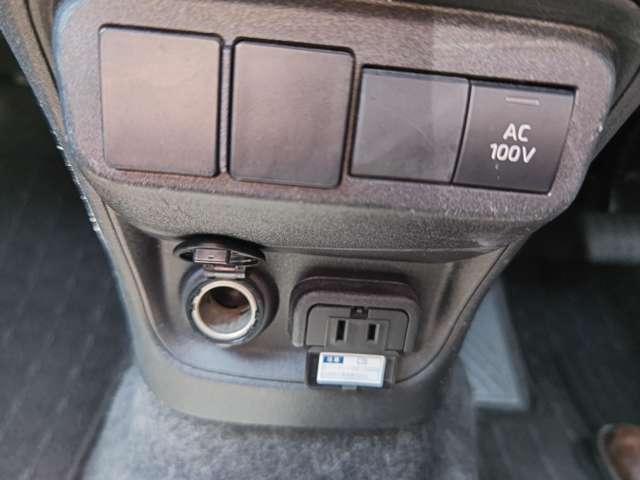 トヨタ シエンタ　ハイブリッド ハイブリッド １．５ Ｇ R5年 (甲信越・北陸) 99