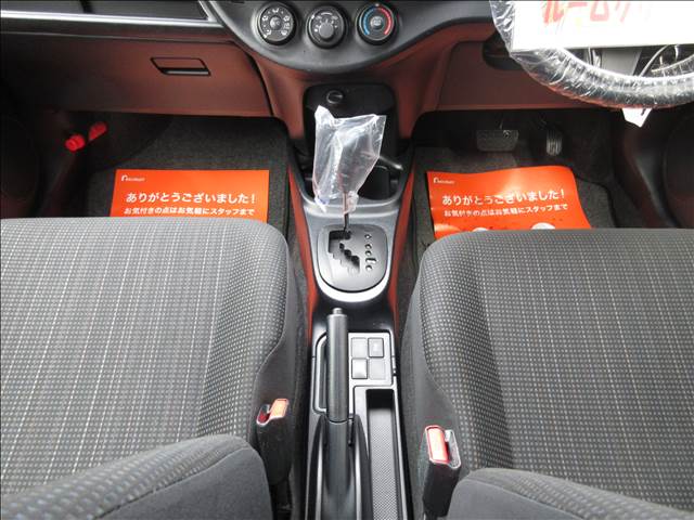 トヨタ ヴィッツ １．０ Ｆ スマートストップパッケージ H29年 (関東) 99