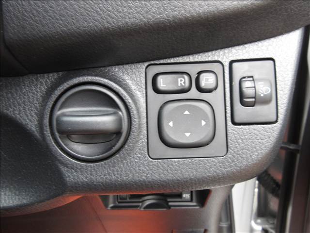 トヨタ ヴィッツ １．０ Ｆ スマートストップパッケージ H29年 (関東) 99