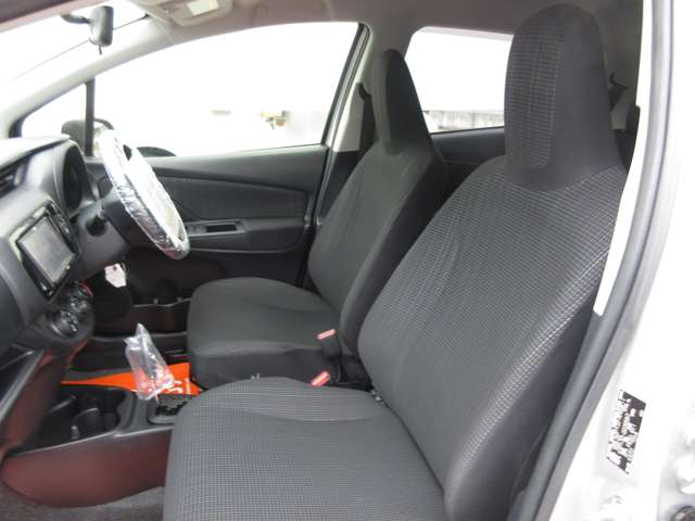 トヨタ ヴィッツ １．０ Ｆ スマートストップパッケージ H29年 (関東) 99