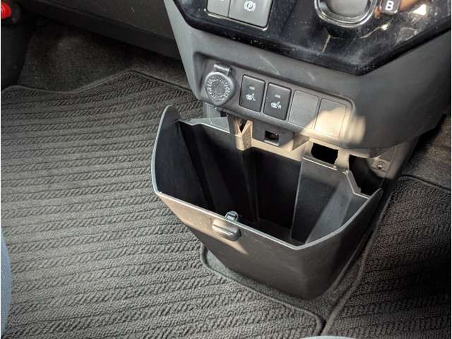 トヨタ ルーミー １．０ カスタム Ｇ R5年 (九州・沖縄) 99