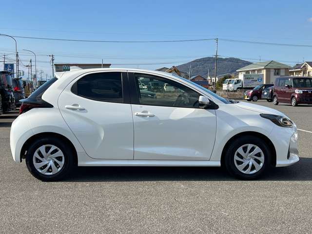 トヨタ ヤリス １．５ ハイブリッド Ｘ R3年 (九州・沖縄) 99