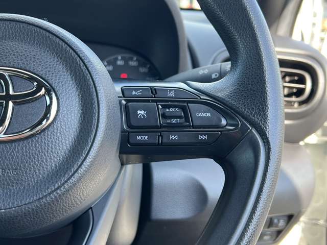 トヨタ ヤリス １．５ ハイブリッド Ｘ R3年 (九州・沖縄) 99